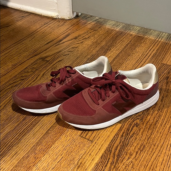 New Balance Women's Burgundy Sneakers - Picture 1 of 3